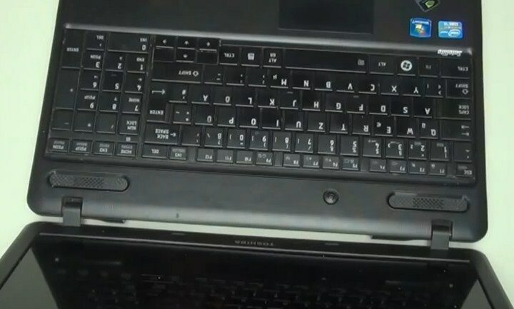 Разборка Toshiba Satellite C660 снять клавиатуру